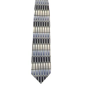 Boca Classics 100% silk tie. Pretty geometric pattern. Excellent used condition.